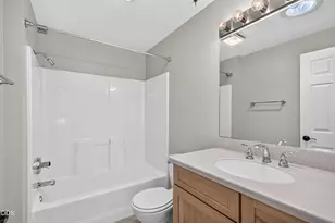 241 Clay St, Ashland, OR 97520 - Photo 20