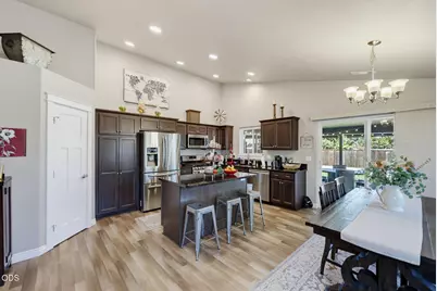 2210 Westwood Drive, Medford, OR 97501 - Photo 14