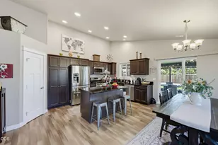 2210 Westwood Dr, Medford, OR 97501 - Photo 14