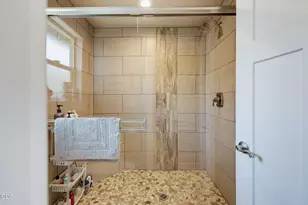 2210 Westwood Dr, Medford, OR 97501 - Photo 30