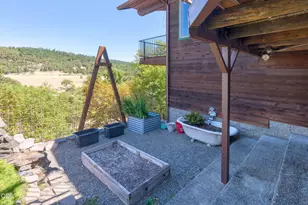 410 Lancelot Ln, Merlin, OR 97532 - Photo 58