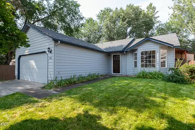 2225 SW 30th Court, Redmond, OR 97756 - Photo 2