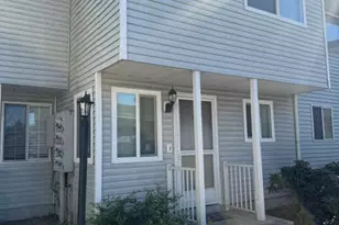 2101 Poplar Dr, Medford, OR 97504 - Photo 2