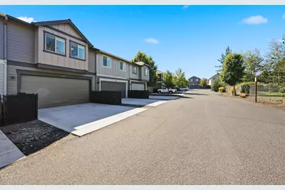 3433 SW 28th Street, Redmond, OR 97756 - Photo 38