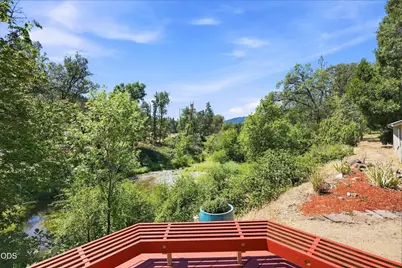 10128 E Evans Creek Road, Rogue River, OR 97537 - Photo 10