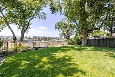 637 NW Canyon Drive, Redmond, OR 97756 - Photo 12