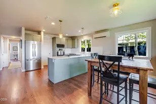 637 NW Canyon Dr, Redmond, OR 97756 - Photo 34
