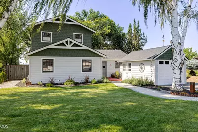 637 NW Canyon Drive, Redmond, OR 97756 - Photo 2