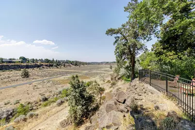 637 NW Canyon Drive, Redmond, OR 97756 - Photo 14