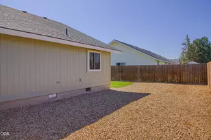 2741 SW 28th St, Redmond, OR 97756 - Photo 8