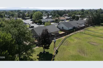 2741 SW 28th Street, Redmond, OR 97756 - Photo 34