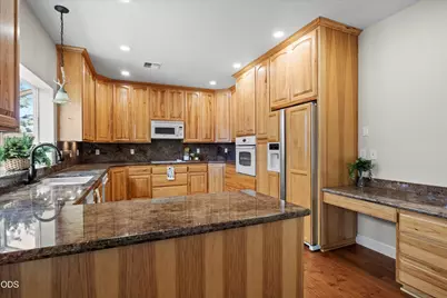 2850 Woodland Park Road, Grants Pass, OR 97527 - Photo 10
