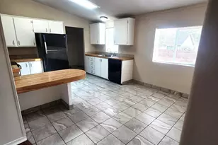 623 SW 2nd St, Madras, OR 97741 - Photo 6