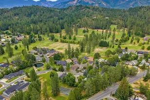 100 Twisted Pine Dr, Grants Pass, OR 97527 - Photo 4
