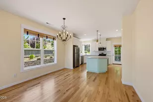 3832 Sherwood Park Dr, Medford, OR 97504 - Photo 8