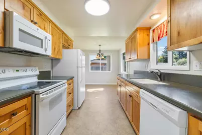 5336 Knightwood Drive, Klamath Falls, OR 97603 - Photo 10