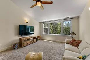 375 Mountain Paradise Dr, Grants Pass, OR 97526 - Photo 18
