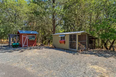 375 Mountain Paradise Drive, Grants Pass, OR 97526 - Photo 46