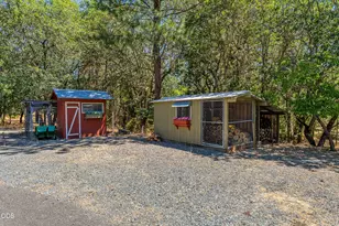 375 Mountain Paradise Dr, Grants Pass, OR 97526 - Photo 46