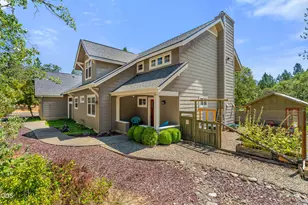 375 Mountain Paradise Dr, Grants Pass, OR 97526 - Photo 4
