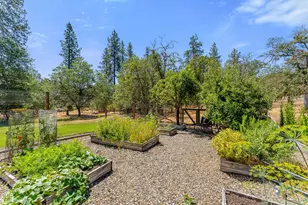 375 Mountain Paradise Dr, Grants Pass, OR 97526 - Photo 44