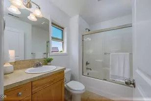 20289 Schaeffer Dr, Bend, OR 97703 - Photo 24