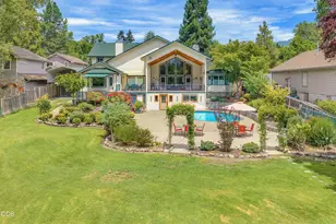 1099 SE Oriole St, Grants Pass, OR 97526 - Photo 1