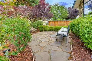1099 SE Oriole St, Grants Pass, OR 97526 - Photo 8