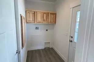 4601 S Pacific Hwy, Phoenix, OR 97535 - Photo 8