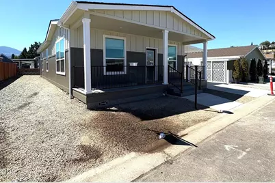 4601 S Pacific Highway #10, Phoenix, OR 97535 - Photo 2