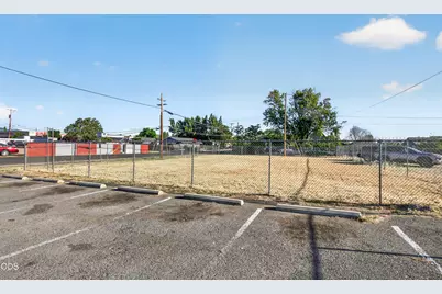 2714 N Pacific Highway, Medford, OR 97501 - Photo 32