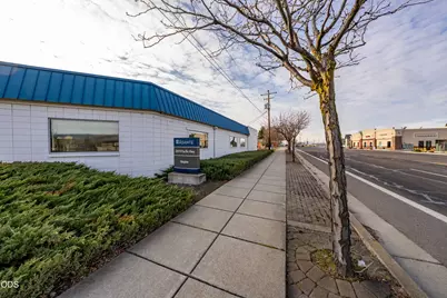 209 N Pacific Highway, Talent, OR 97540 - Photo 52