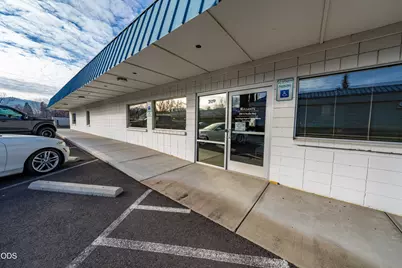 209 N Pacific Highway, Talent, OR 97540 - Photo 6