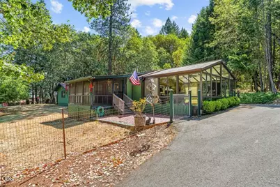 365 Greens Creek Road, Grants Pass, OR 97527 - Photo 2