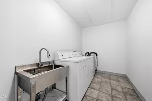 1056 SW 12th St, Redmond, OR 97756 - Photo 12