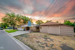 1056 SW 12th St, Redmond, OR 97756 - Photo 16