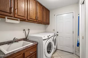 197 Timberlake Dr, Ashland, OR 97520 - Photo 30