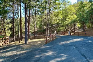 197 Timberlake Dr, Ashland, OR 97520 - Photo 4