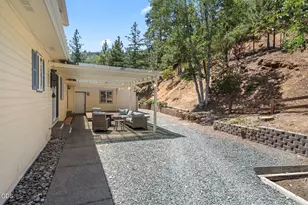 197 Timberlake Dr, Ashland, OR 97520 - Photo 62
