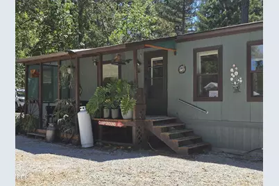 476 S Junction Avenue, Cave Junction, OR 97523 - Photo 2