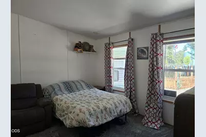 476 S Junction Avenue, Cave Junction, OR 97523 - Photo 8