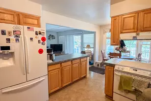 412 Country Ct, Shady Cove, OR 97539 - Photo 10