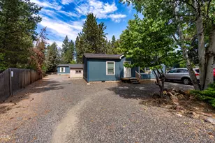 61071 Chuckanut Dr, Bend, OR 97702 - Photo 1