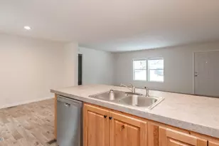 61071 Chuckanut Dr, Bend, OR 97702 - Photo 12