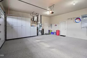 2749 NW Shields Dr, Bend, OR 97703 - Photo 40