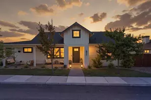 3573 SW 47th St, Redmond, OR 97756 - Photo 2