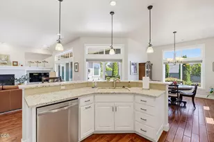 4002 Crystal Springs Dr, Medford, OR 97504 - Photo 12