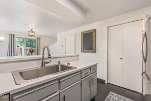 902 NW Ogden Ave, Bend, OR 97703 - Photo 10