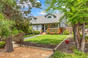 902 NW Ogden Ave, Bend, OR 97703 - Photo 2