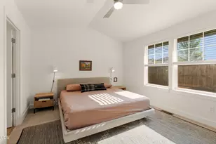 320 NW 33rd St, Redmond, OR 97756 - Photo 24